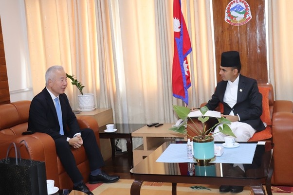 सञ्चारमन्त्री डा तिमिल्सिनासँग जापानी राजदूतको शिष्टाचार भेट